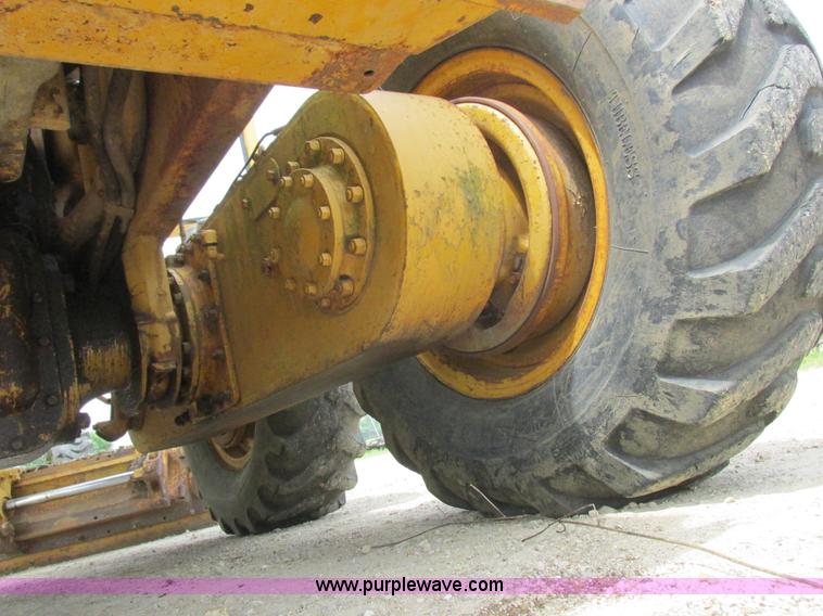image for item K2125 1986 Caterpillar 12F motor grader
