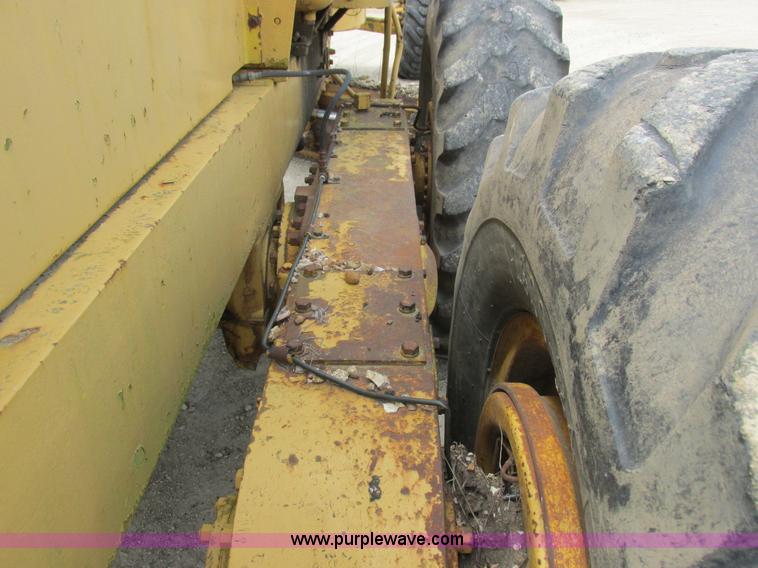 image for item K2125 1986 Caterpillar 12F motor grader