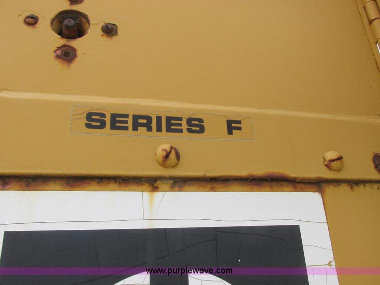 image for item K2125 1986 Caterpillar 12F motor grader