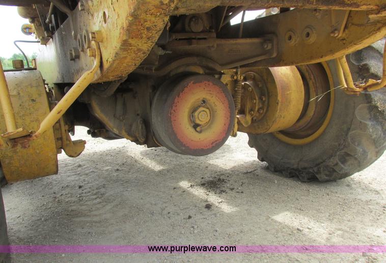 image for item K2125 1986 Caterpillar 12F motor grader