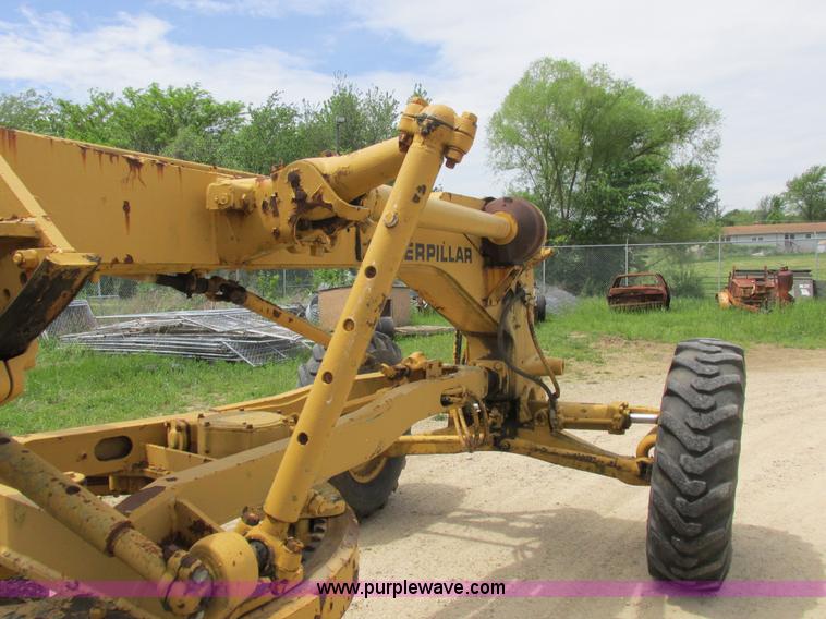 image for item K2125 1986 Caterpillar 12F motor grader