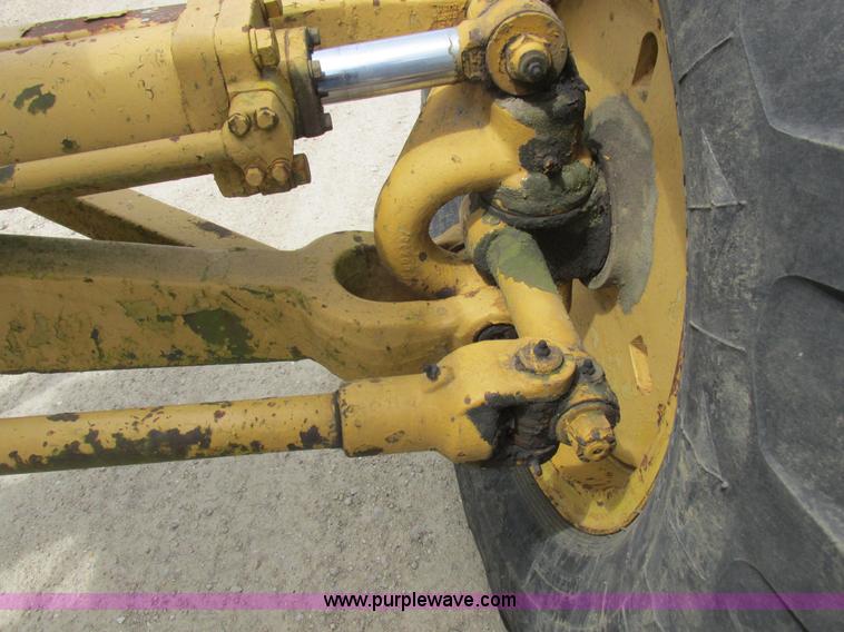 image for item K2125 1986 Caterpillar 12F motor grader