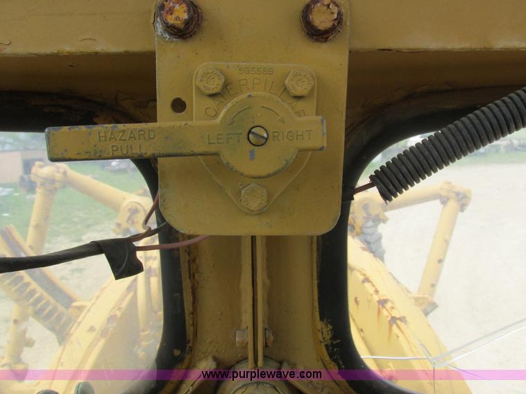 image for item K2125 1986 Caterpillar 12F motor grader