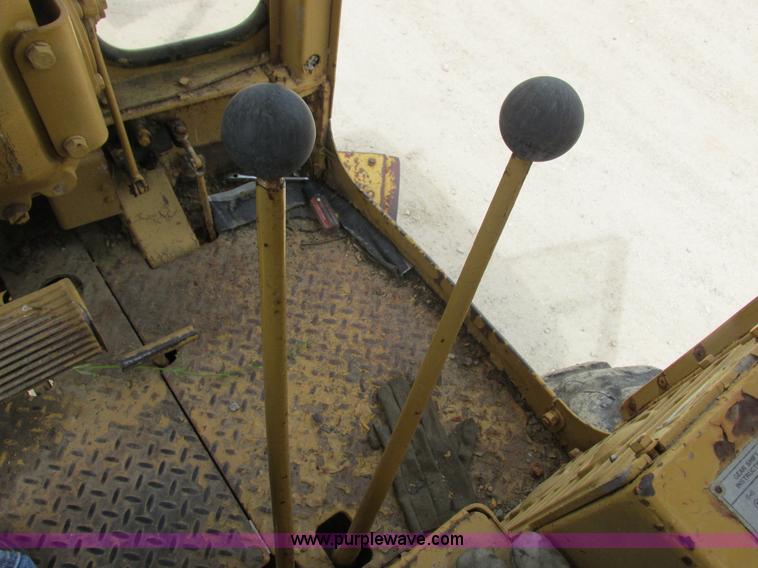 image for item K2125 1986 Caterpillar 12F motor grader