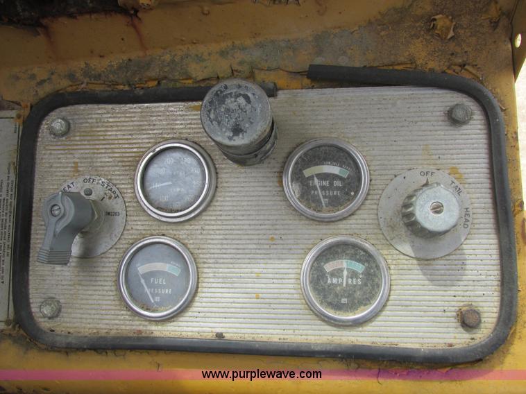 image for item K2125 1986 Caterpillar 12F motor grader