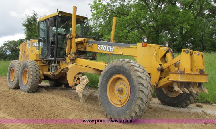 image for item K2147 2004 John Deere 770CH motor grader