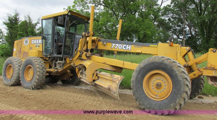 image for item K2147 2004 John Deere 770CH motor grader