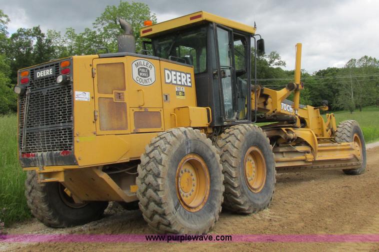 image for item K2147 2004 John Deere 770CH motor grader