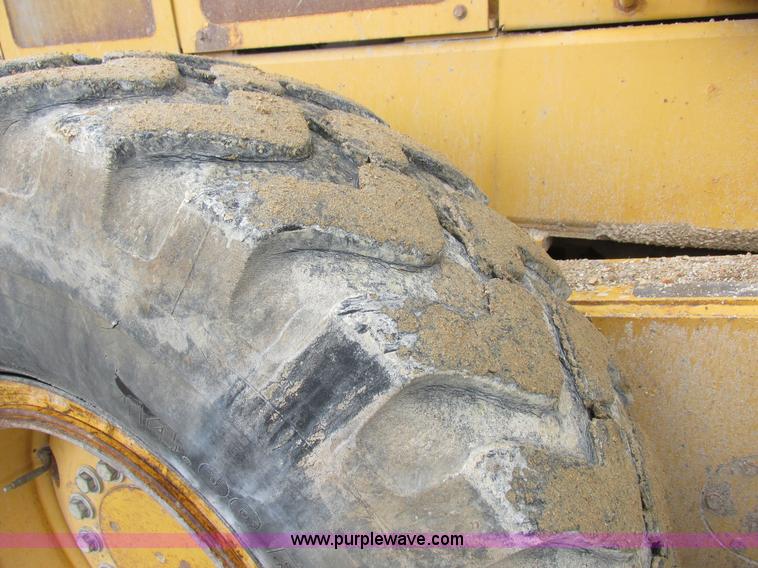 image for item K2147 2004 John Deere 770CH motor grader