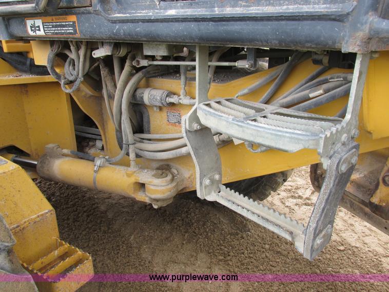 image for item K2147 2004 John Deere 770CH motor grader