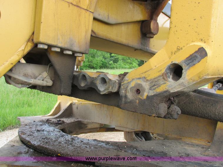 image for item K2147 2004 John Deere 770CH motor grader