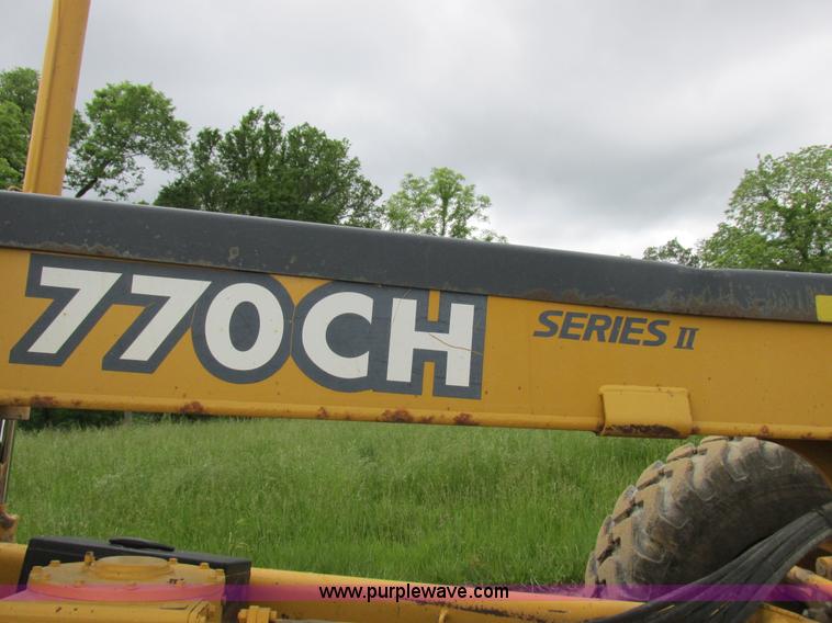 image for item K2147 2004 John Deere 770CH motor grader