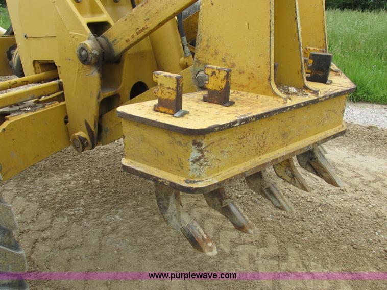 image for item K2147 2004 John Deere 770CH motor grader