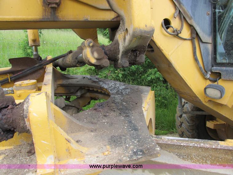 image for item K2147 2004 John Deere 770CH motor grader