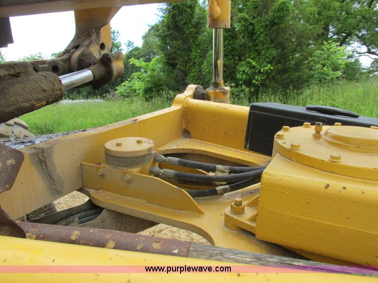 image for item K2147 2004 John Deere 770CH motor grader