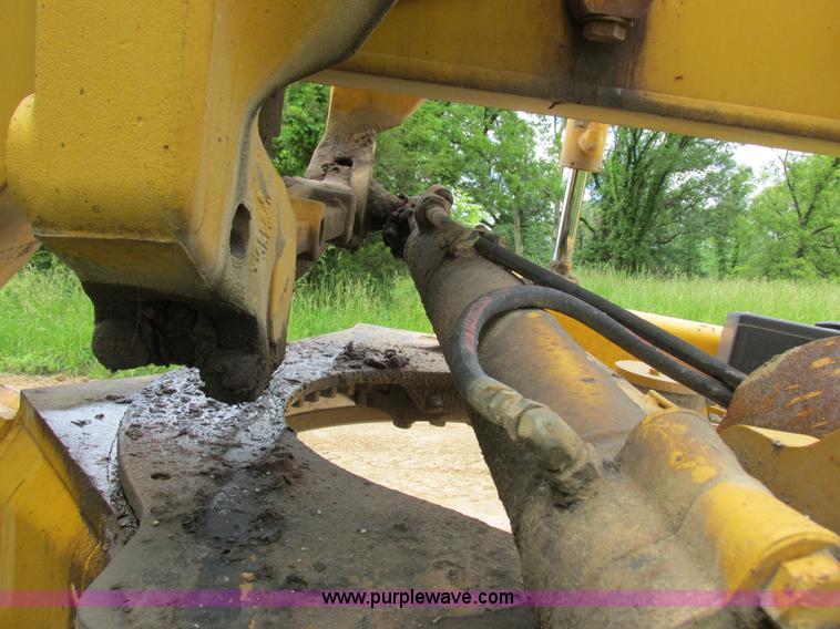 image for item K2147 2004 John Deere 770CH motor grader