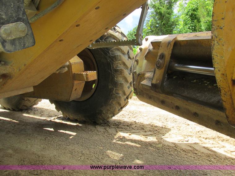 image for item K2147 2004 John Deere 770CH motor grader