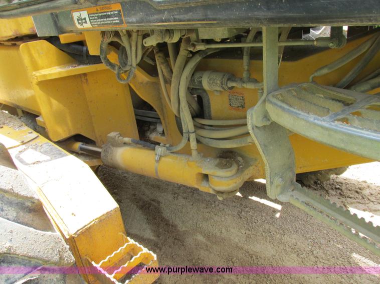 image for item K2147 2004 John Deere 770CH motor grader