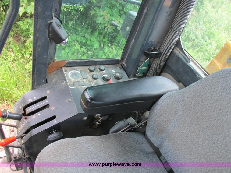 image for item K2147 2004 John Deere 770CH motor grader