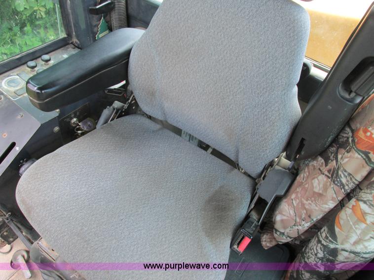 image for item K2147 2004 John Deere 770CH motor grader