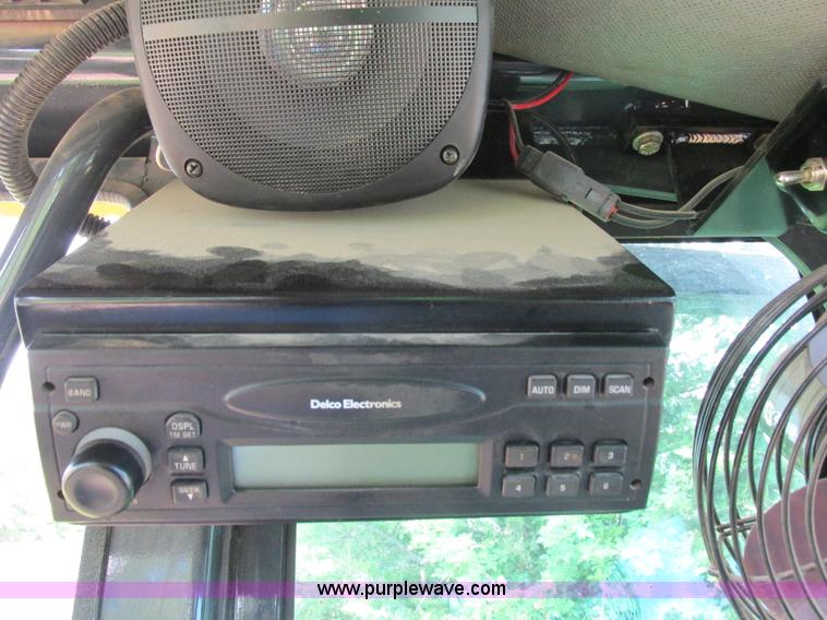 image for item K2147 2004 John Deere 770CH motor grader