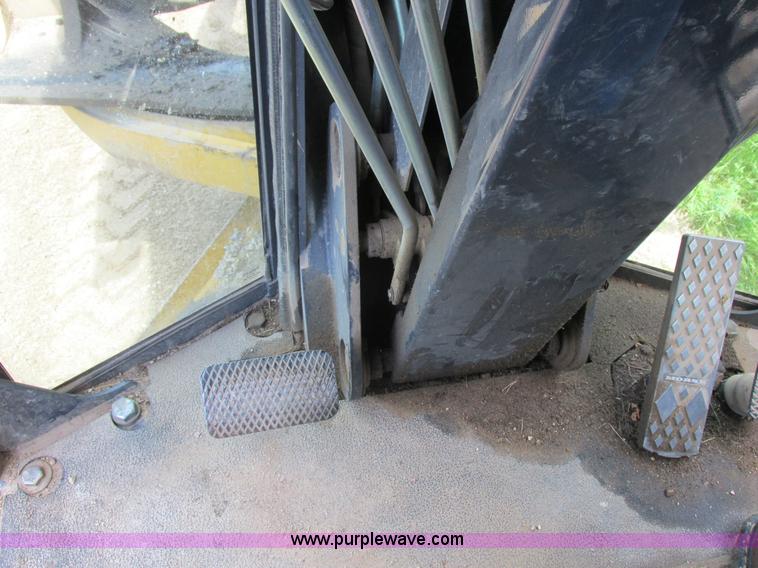 image for item K2147 2004 John Deere 770CH motor grader