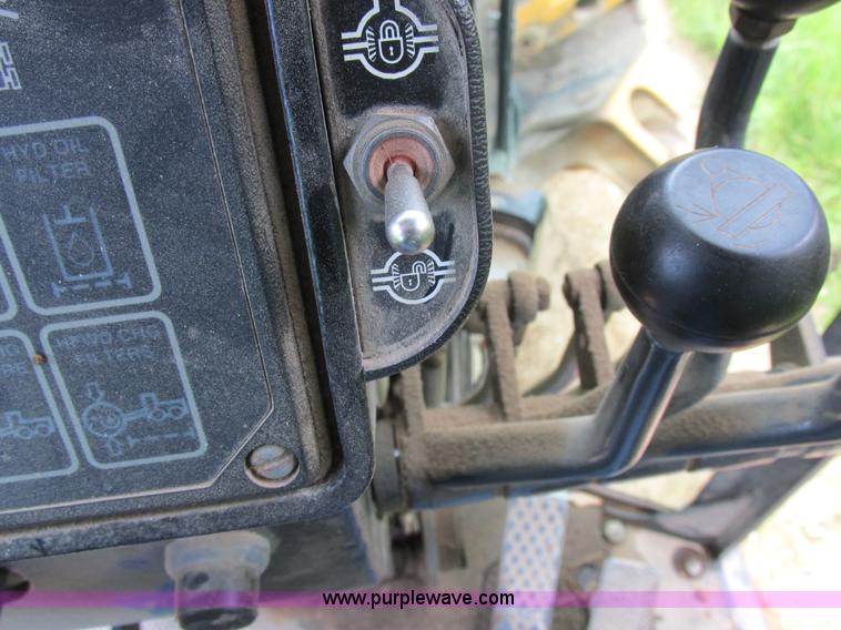 image for item K2147 2004 John Deere 770CH motor grader