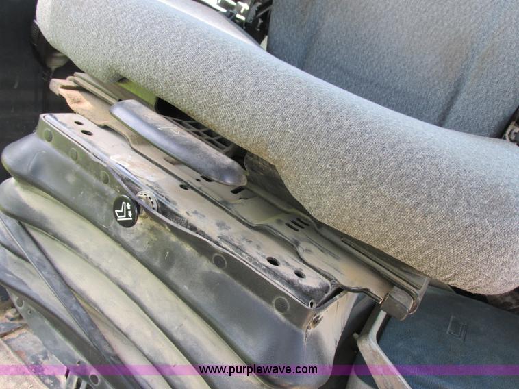 image for item K2147 2004 John Deere 770CH motor grader