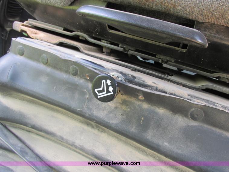 image for item K2147 2004 John Deere 770CH motor grader