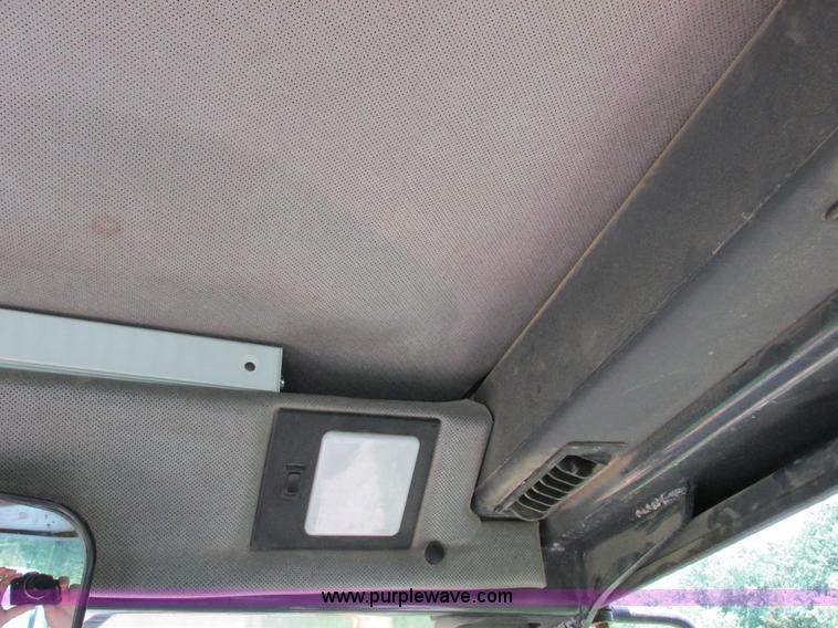 image for item K2147 2004 John Deere 770CH motor grader