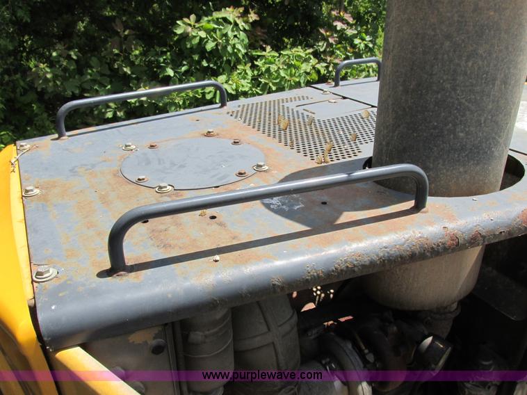 image for item K2147 2004 John Deere 770CH motor grader