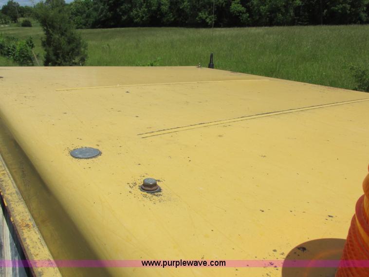 image for item K2147 2004 John Deere 770CH motor grader