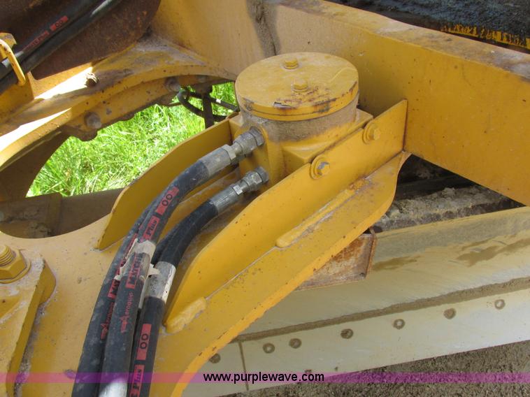 image for item K2147 2004 John Deere 770CH motor grader