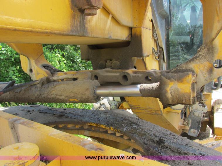 image for item K2147 2004 John Deere 770CH motor grader