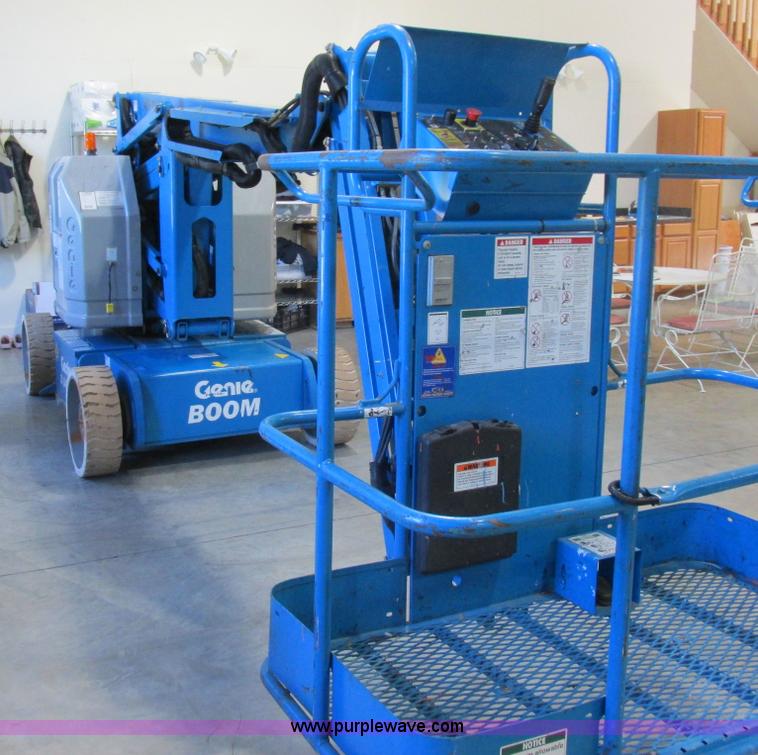image for item K2151 2005 Genie Z-34/22 boom lift