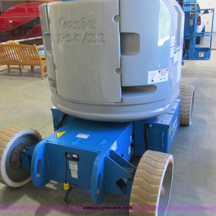 image for item K2151 2005 Genie Z-34/22 boom lift