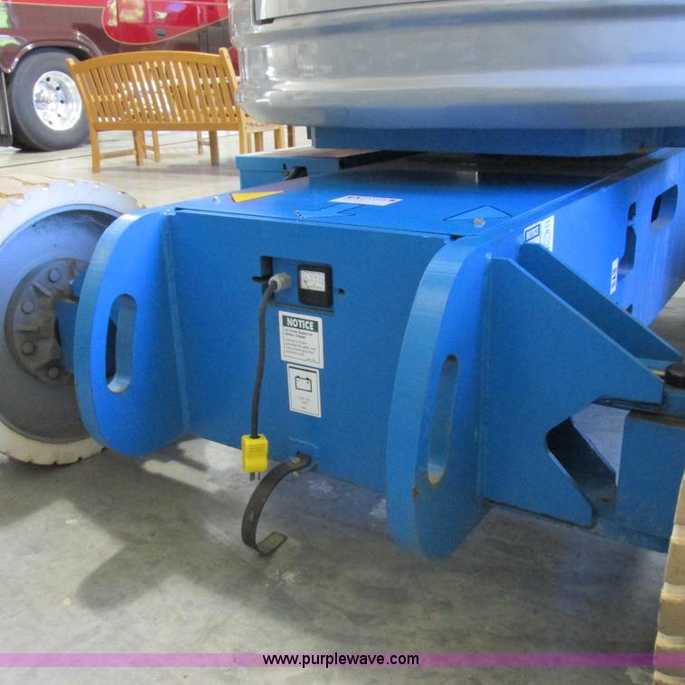 image for item K2151 2005 Genie Z-34/22 boom lift