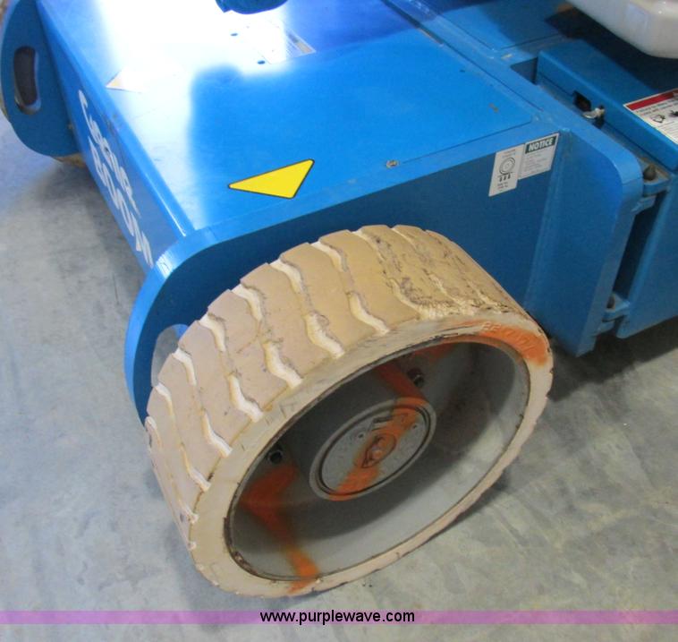 image for item K2151 2005 Genie Z-34/22 boom lift