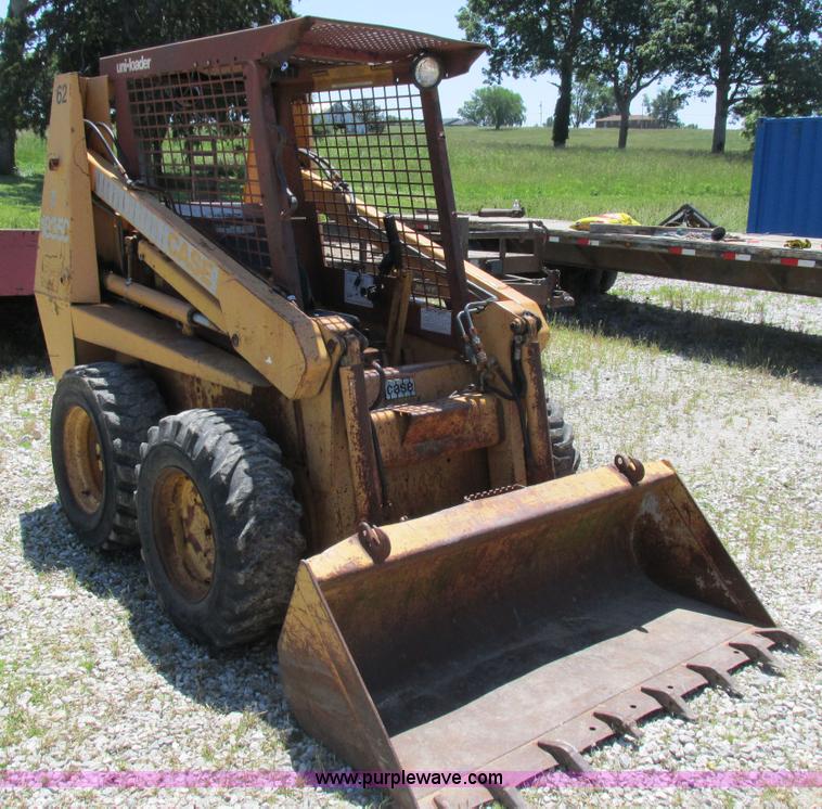 1988 Case 1835C skid steer in Columbia, MO Item K2154 sold Purple Wave