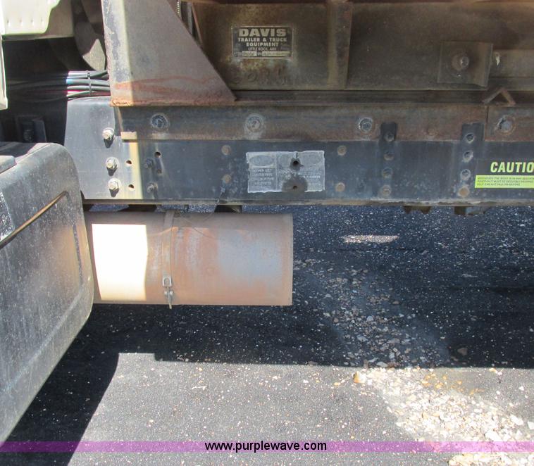 image for item K2157 2002 Chevrolet C7500 dump truck