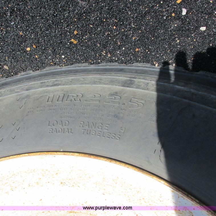 image for item K2157 2002 Chevrolet C7500 dump truck