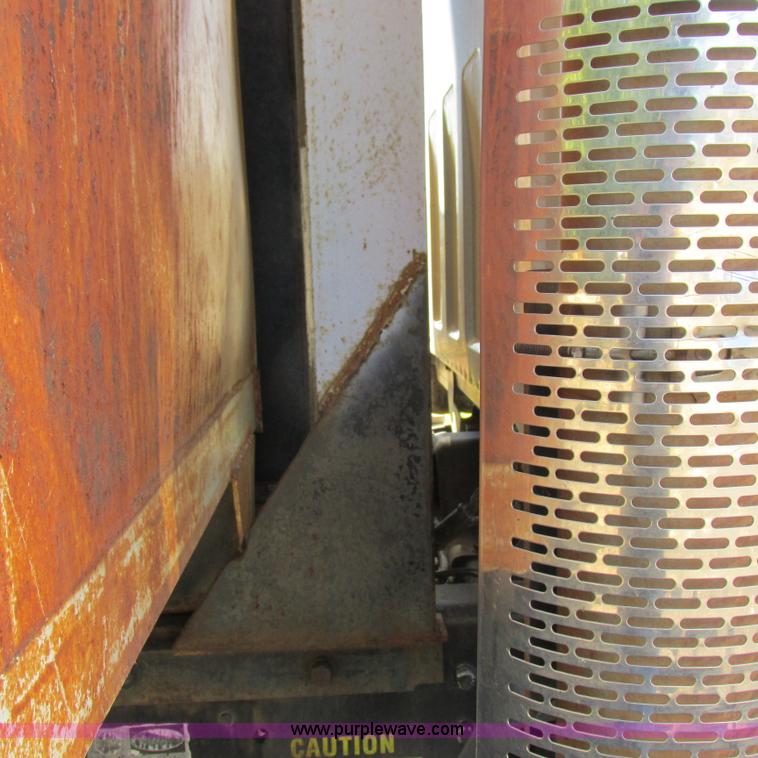 image for item K2157 2002 Chevrolet C7500 dump truck