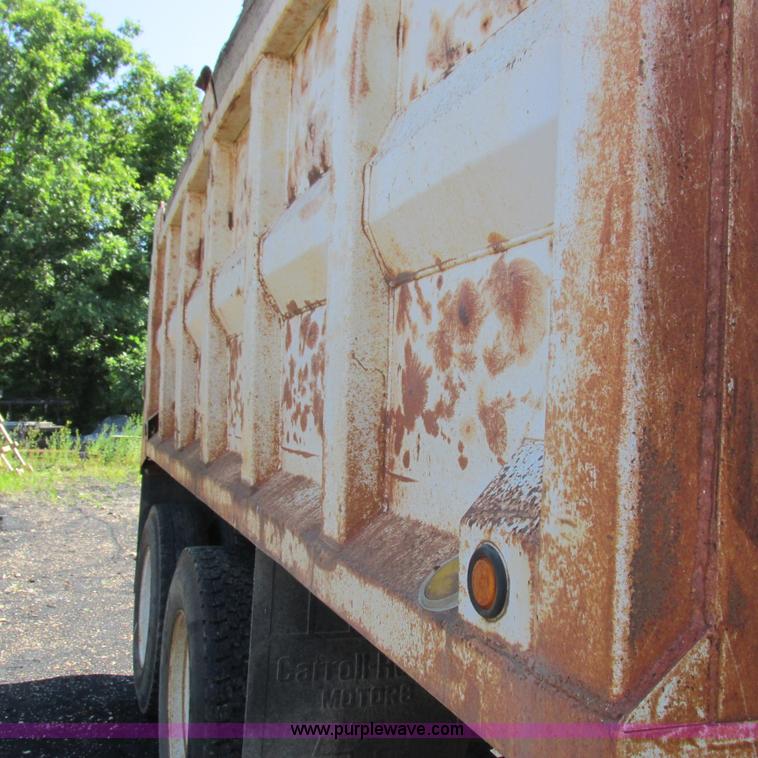 image for item K2157 2002 Chevrolet C7500 dump truck