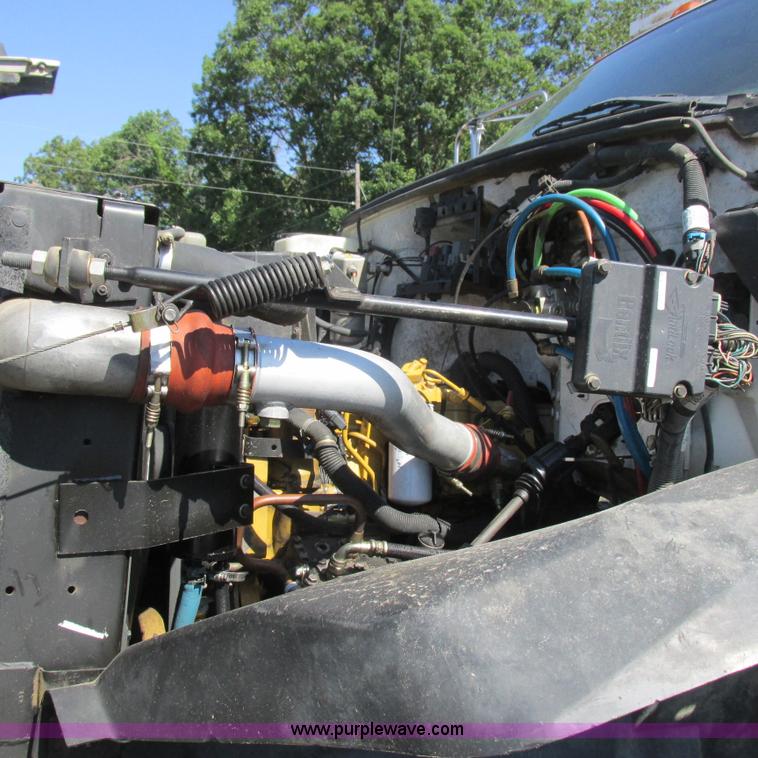 image for item K2157 2002 Chevrolet C7500 dump truck