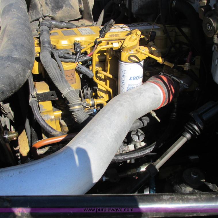 image for item K2157 2002 Chevrolet C7500 dump truck