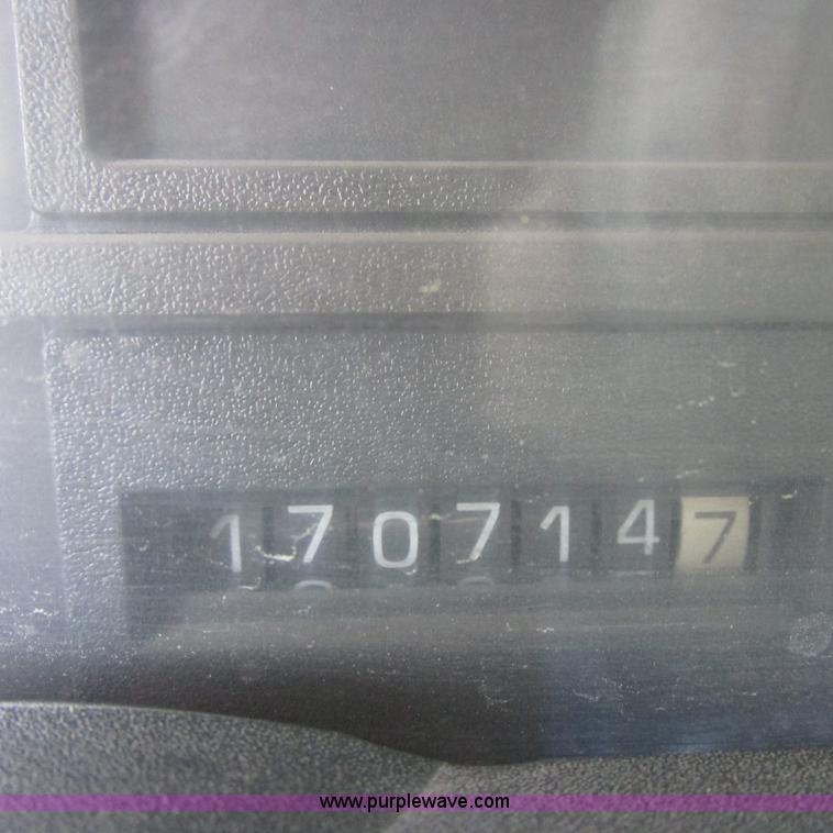 image for item K2157 2002 Chevrolet C7500 dump truck