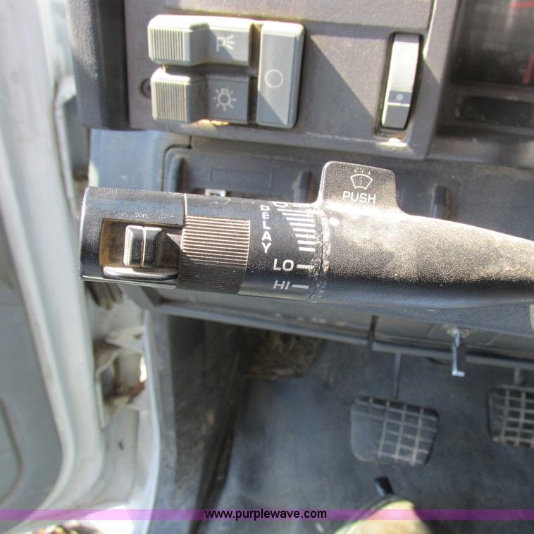 image for item K2157 2002 Chevrolet C7500 dump truck