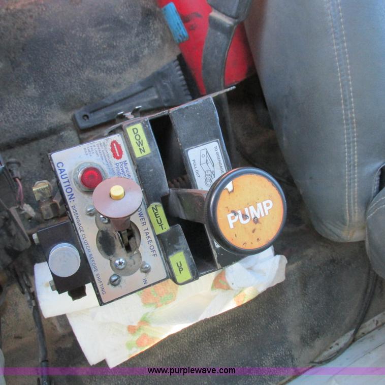 image for item K2157 2002 Chevrolet C7500 dump truck