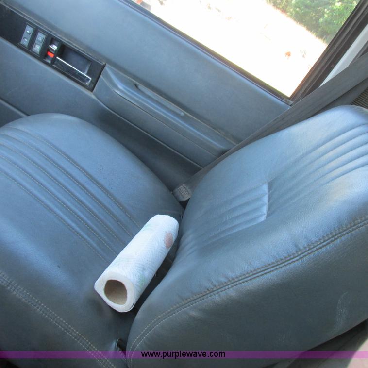 image for item K2157 2002 Chevrolet C7500 dump truck