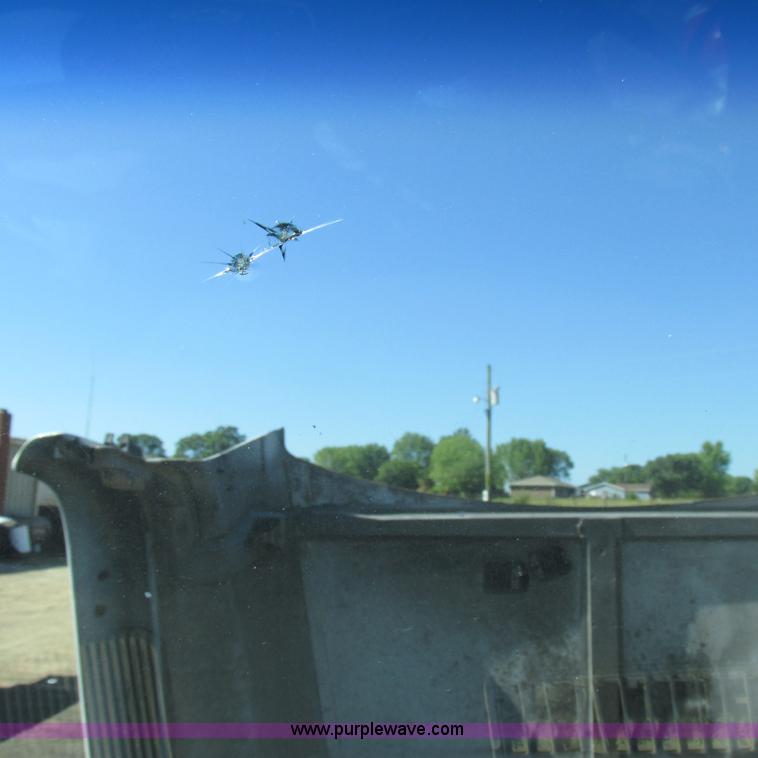 image for item K2157 2002 Chevrolet C7500 dump truck